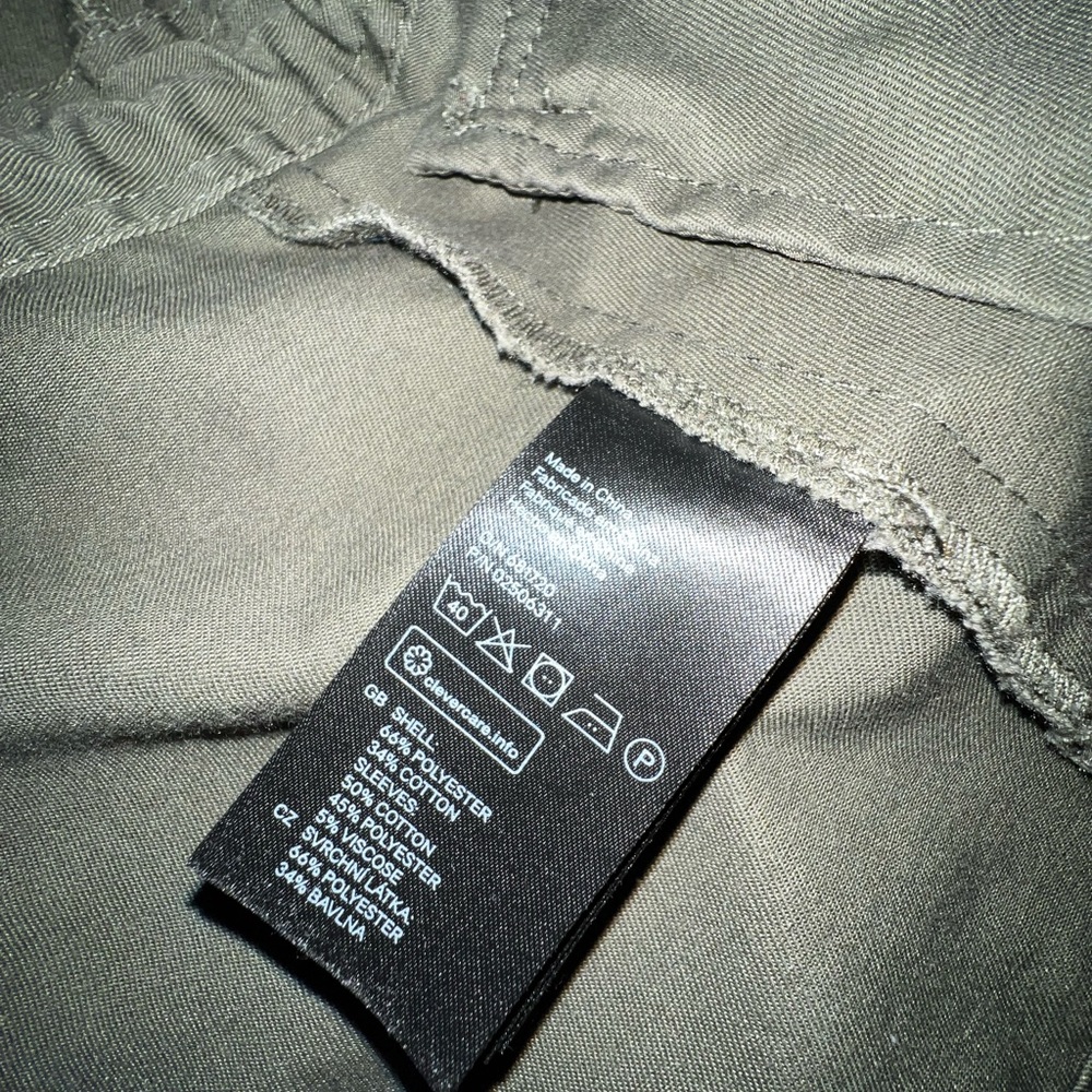 H&M - Canvas olive jacket with grey hoodie and grey sleeves EUC - Picture 3 of 5